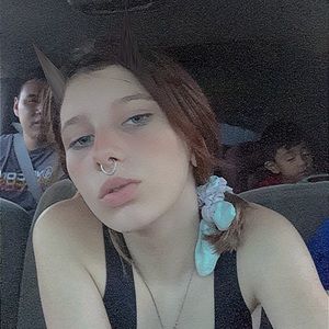 Meet your Posher, Leslie